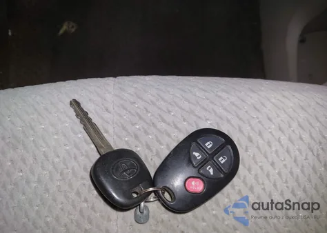 2011 Toyota Sienna Le V6 from USA, damaged, VIN 5TDKK3DCXBS131879